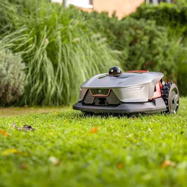 Sunseeker Elite X4 LiDAR robotmaaier - sfeerbeeld 4